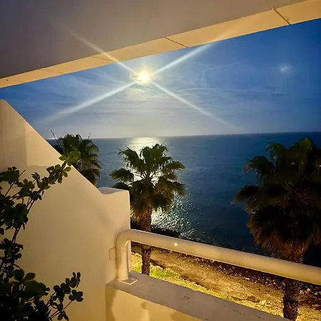 La Calma - Seafront Penthouse Apartment