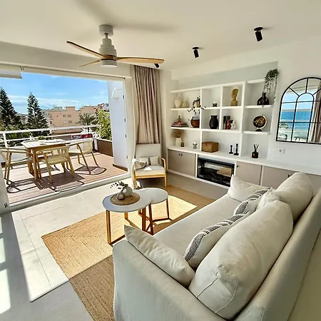 La Calma - Seafront Penthouse Apartment *
